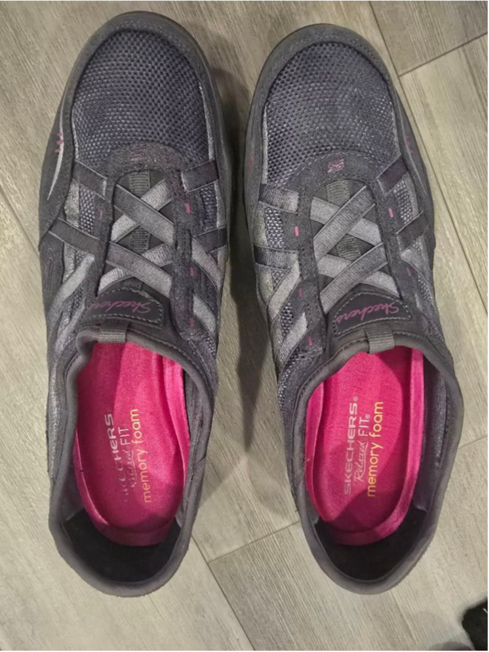 Skechers Women's Breathe Easy slip-on shoes in a gray and pink Size 10 - Picture 3 of 6
